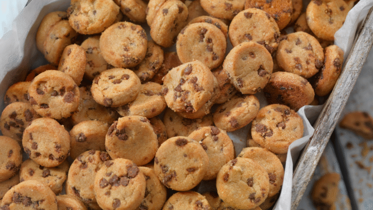 Perfect Mini Chocolate Chip Cookies: A 25-Minute Recipe